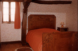 chambre rouge.jpg (17753 octets)
